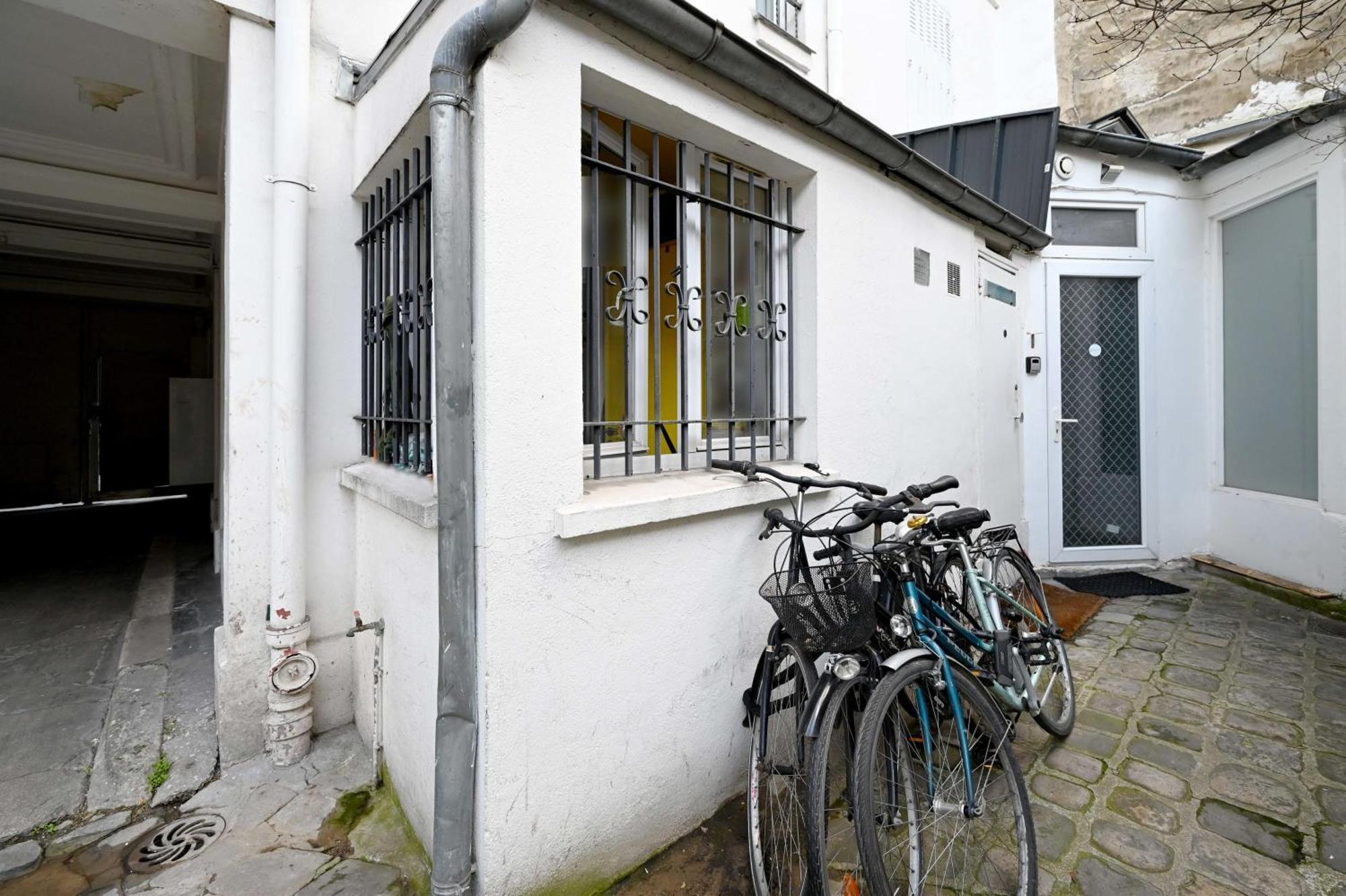 2 Bed Modern Fully Furnish Flat,Close To Buttes Chaumon Park Appartement Parijs Buitenkant foto